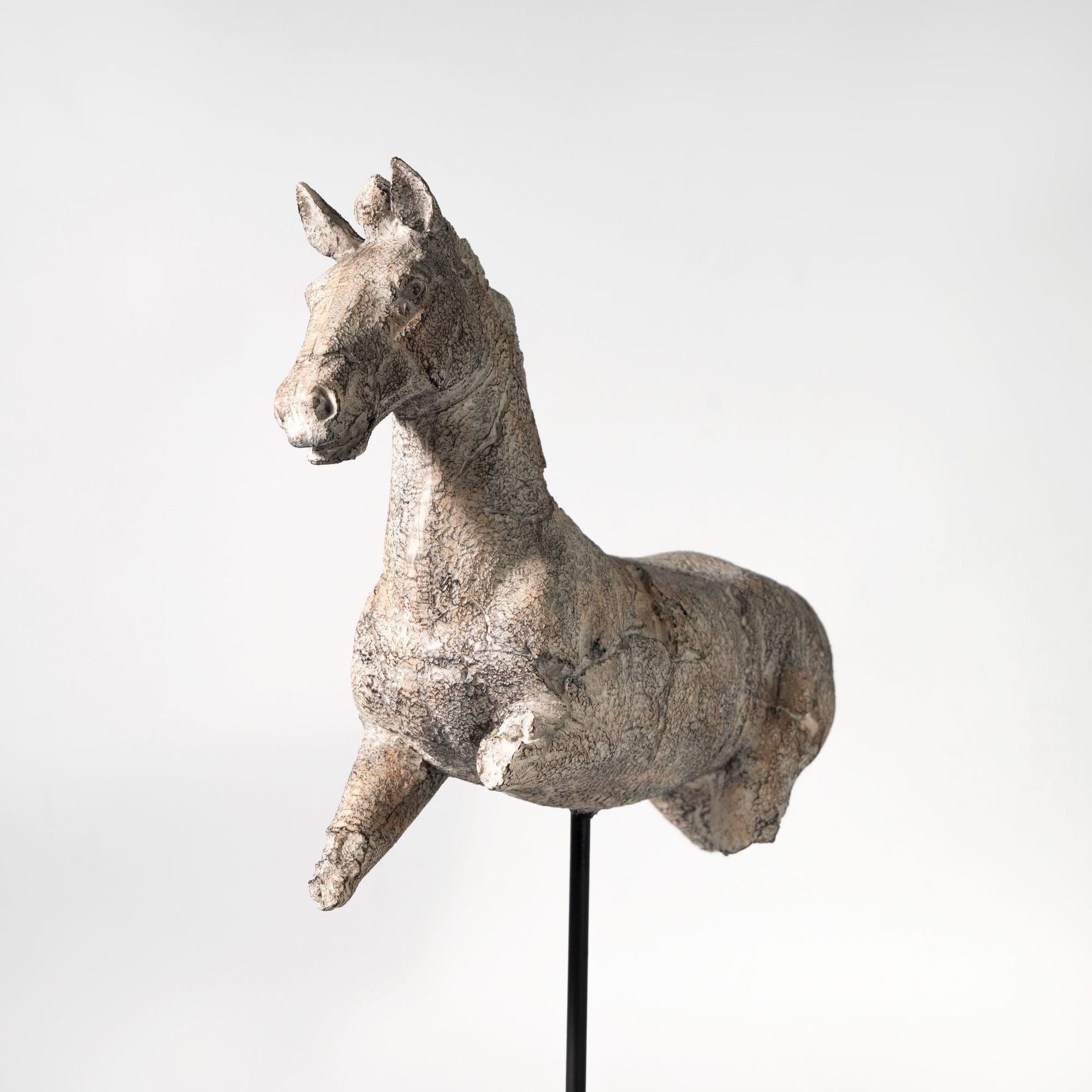 Silent Horse Sculpture — Creative Table Decoration Ornament