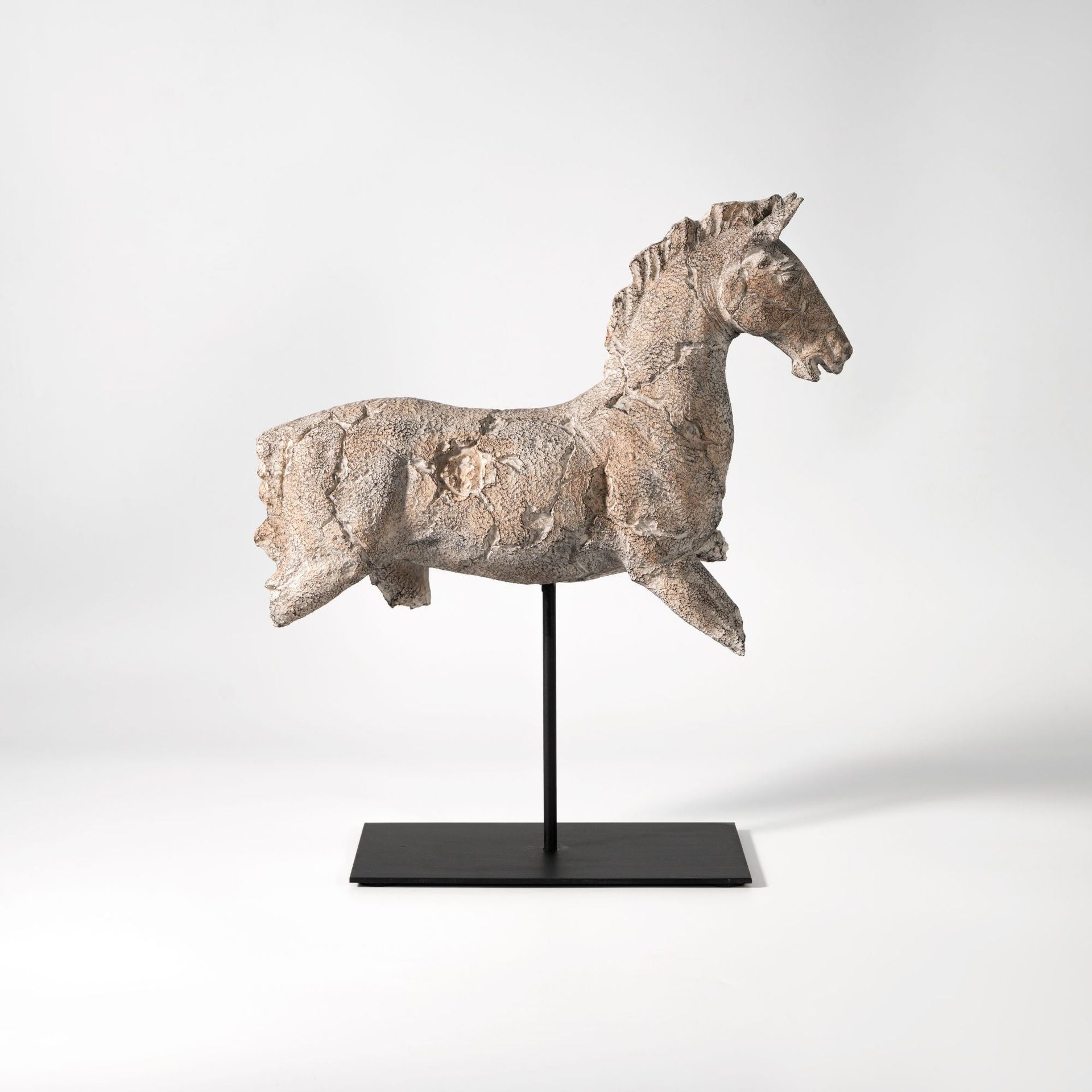Silent Horse Sculpture — Creative Table Decoration Ornament